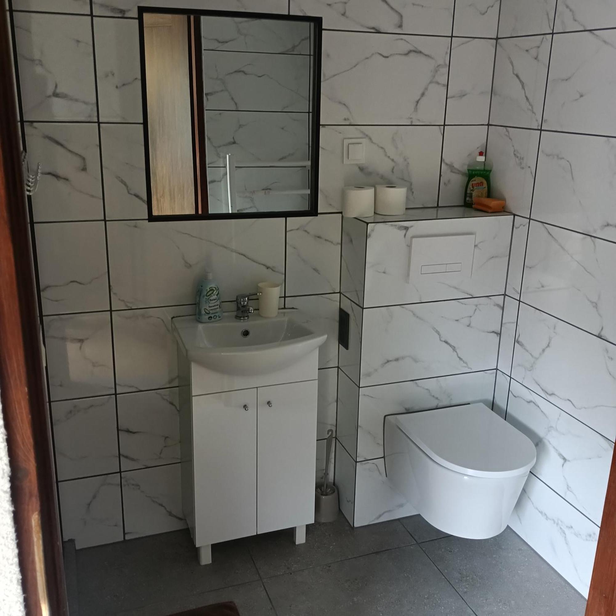 Kwatery 42 Jelenia Gora Luaran gambar